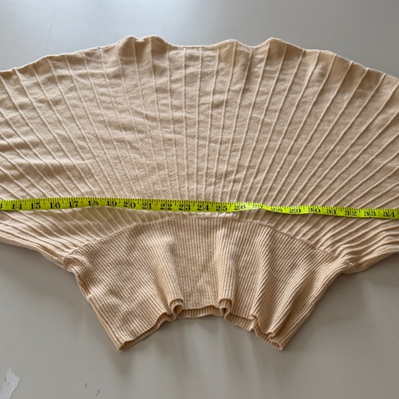 Inmod Cream Ribbed Sweater size Small - Picture 8 of 10